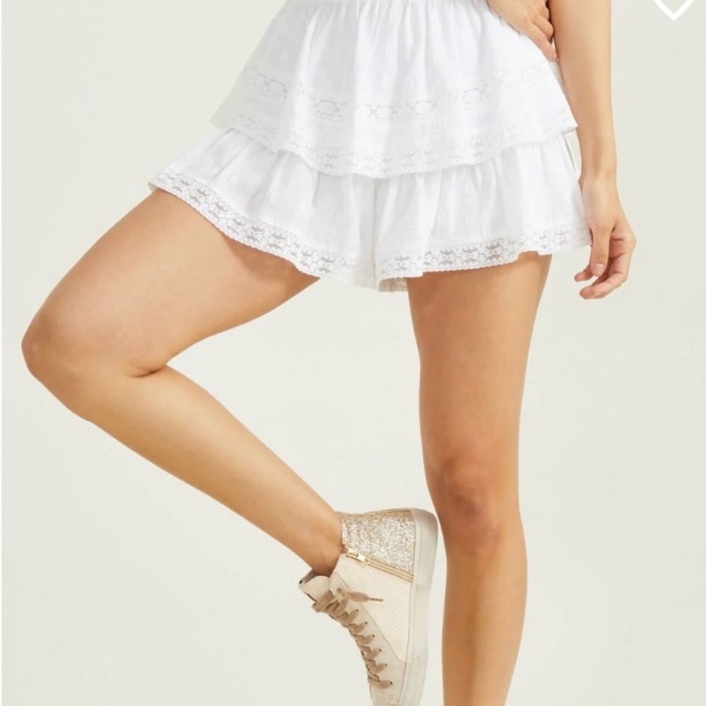 American Eagle Tier Ruffle Shorts/Skirt Size M